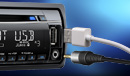 通過前置 USB 和 AUX 輕松連接至各種聲源