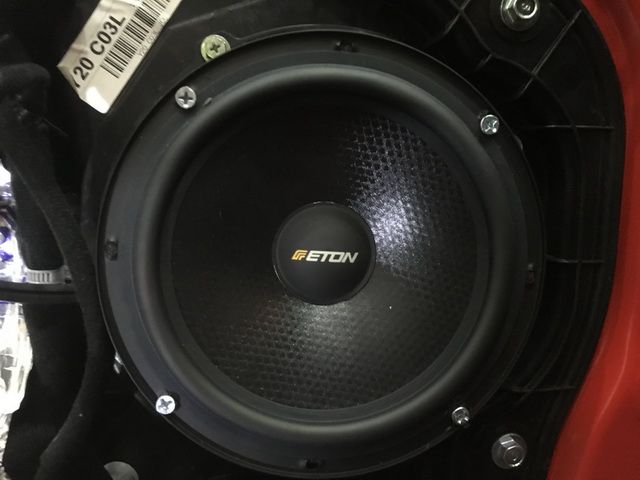 上海音豪：起亞智跑音響改裝+德國伊頓POW160.2+雷貝琴RCX6A